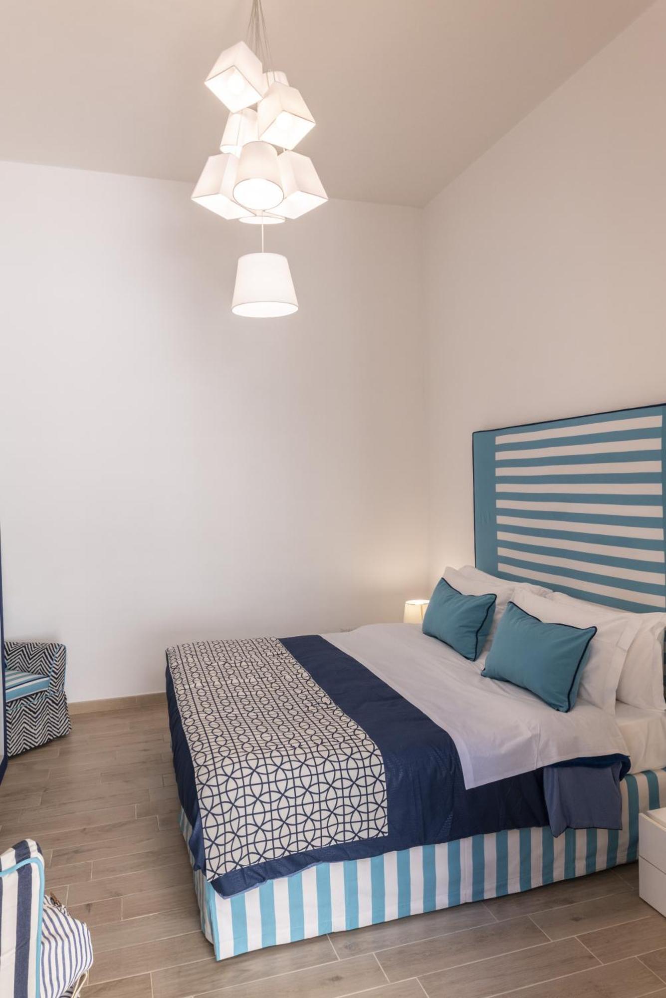 Mya Home Luxury Apartments Кастелламмаре-ди-Стабия Экстерьер фото