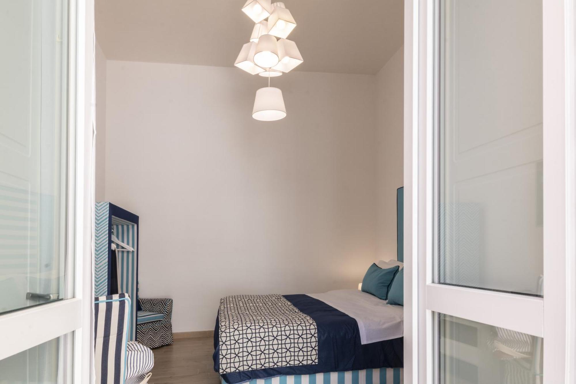 Mya Home Luxury Apartments Кастелламмаре-ди-Стабия Экстерьер фото